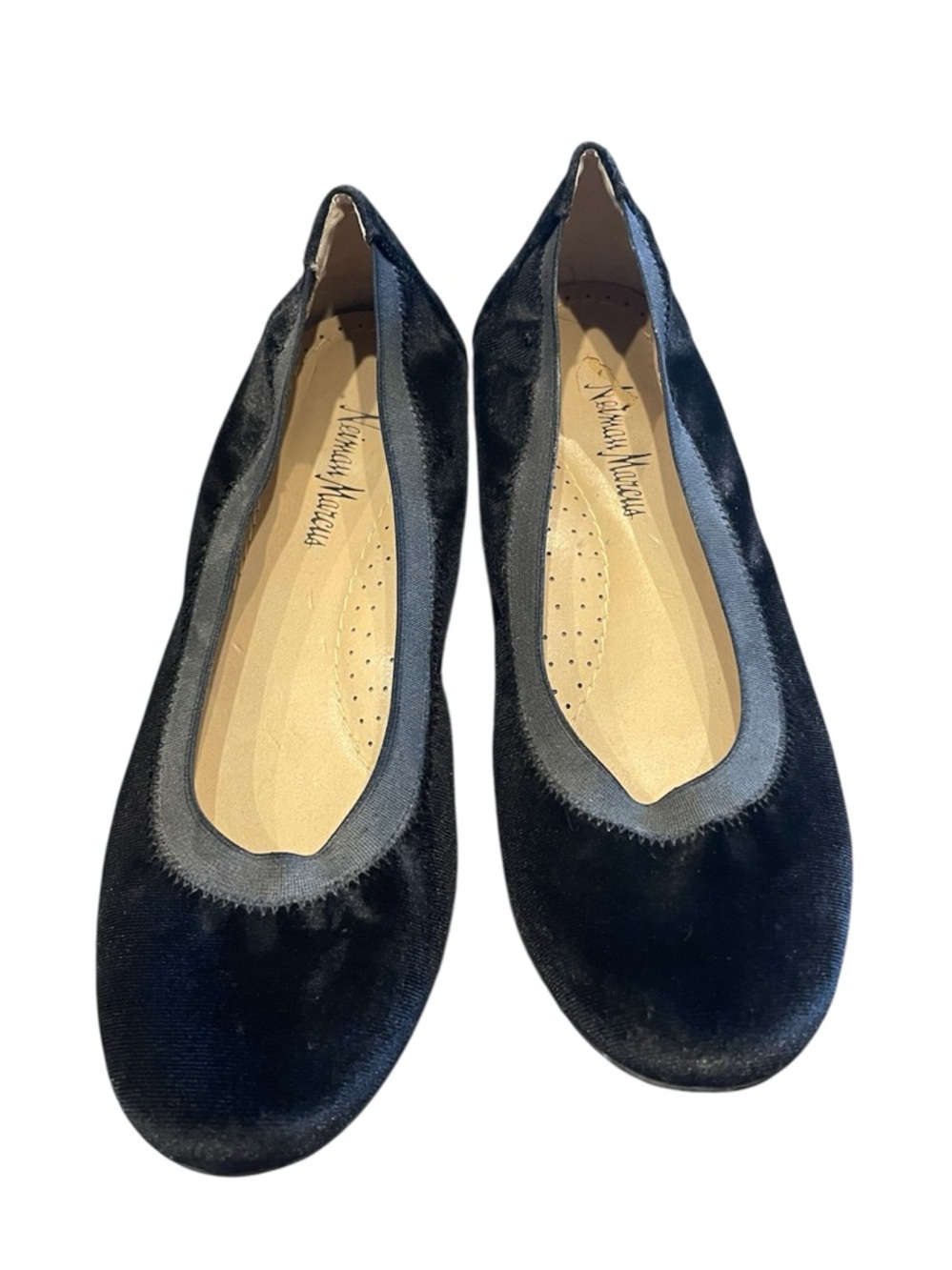 Neiman Marcus Black Velvet Ballet Flats - Comfortable Slip-On size 7.5